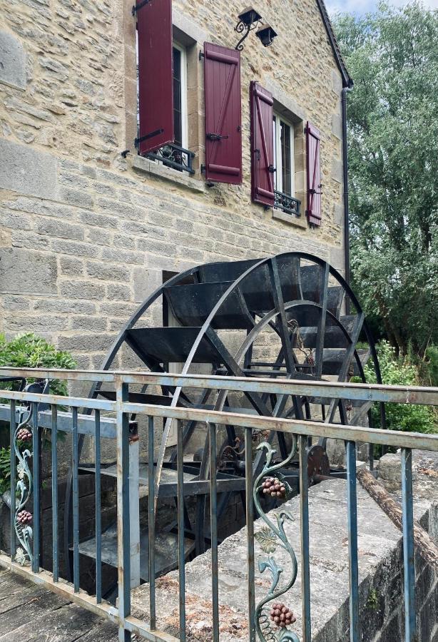Отель Moulin Le Fleurie Charenton-du-Cher Экстерьер фото
